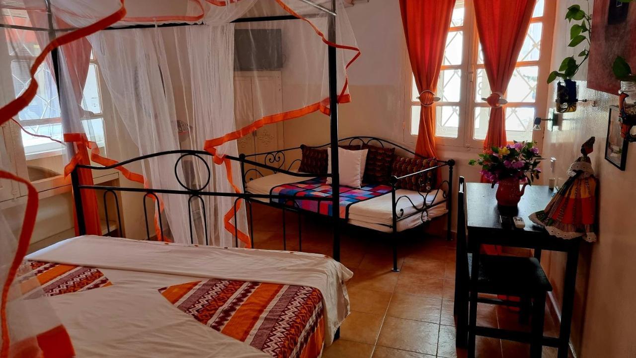 Bed and Breakfast Chez Coumbis Gorée Exterior foto
