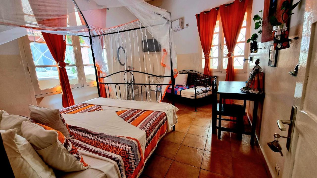 Bed and Breakfast Chez Coumbis Gorée Exterior foto